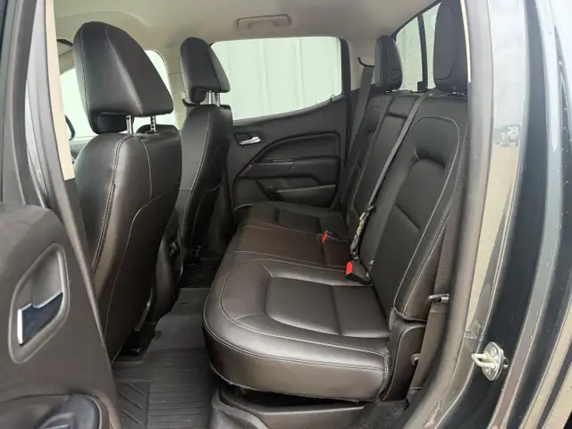 2017 GMC Canyon SLT Crew Cab 4WD - Photo 9