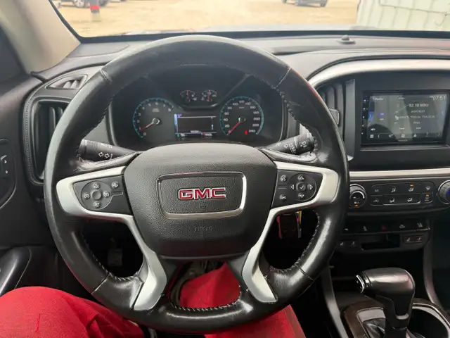 2017 GMC Canyon SLT Crew Cab 4WD - Photo 12