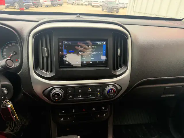 2017 GMC Canyon SLT Crew Cab 4WD - Photo 13