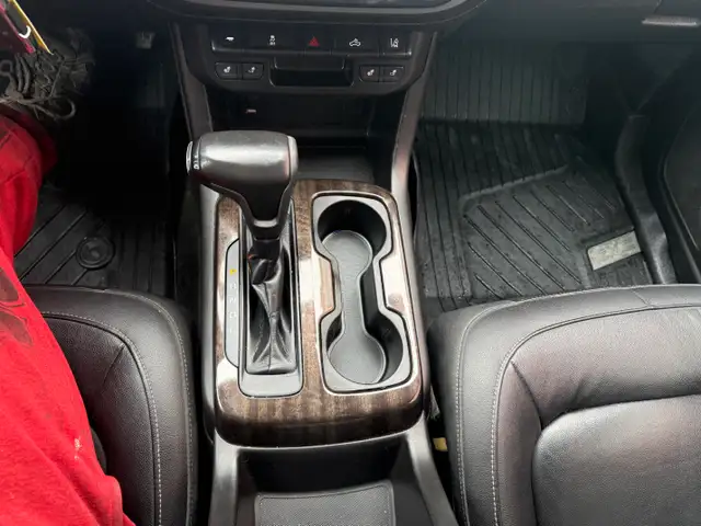 2017 GMC Canyon SLT Crew Cab 4WD - Photo 14