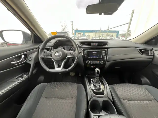 2019 Nissan Rogue AWD S | Command Start | Heated Seat - Photo 11