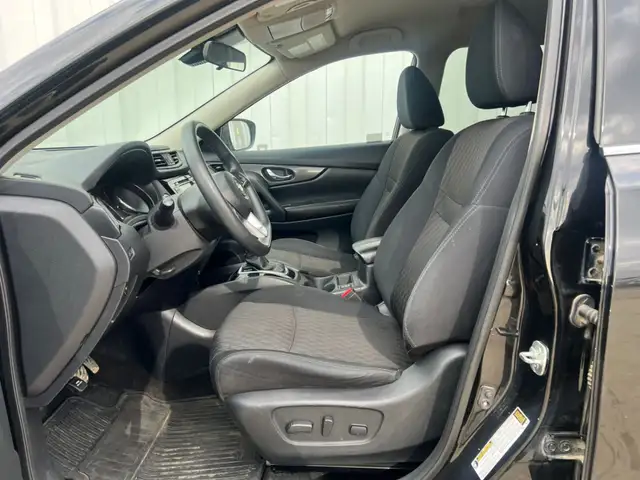 2019 Nissan Rogue AWD S | Command Start | Heated Seat - Photo 16