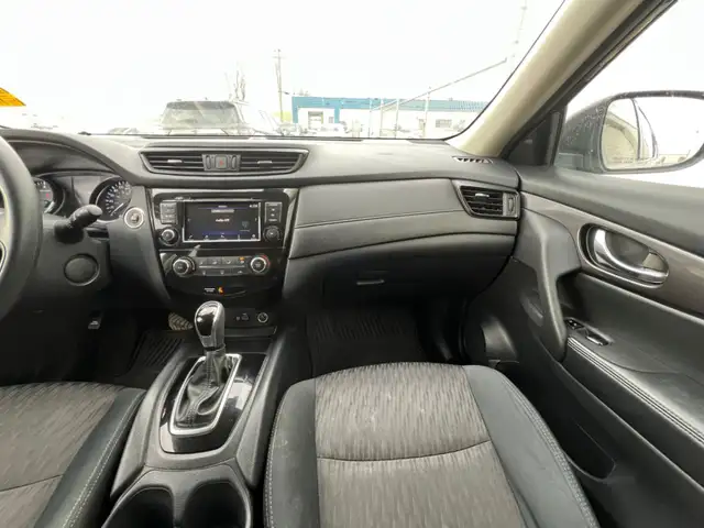 2019 Nissan Rogue AWD S | Command Start | Heated Seat - Photo 18