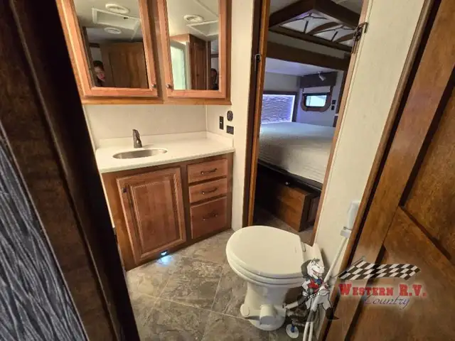 2019 Heartland Landmark 365 Charleston - Photo 32