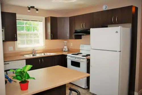 ROOM $650 Modern style living everything included 5 min walk to - Photo 4