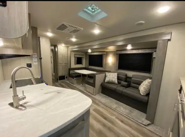 Catalina Legacy Édition 323BHDS 2022 - Photo 5