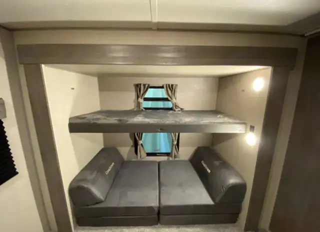 Catalina Legacy Édition 323BHDS 2022 - Photo 6