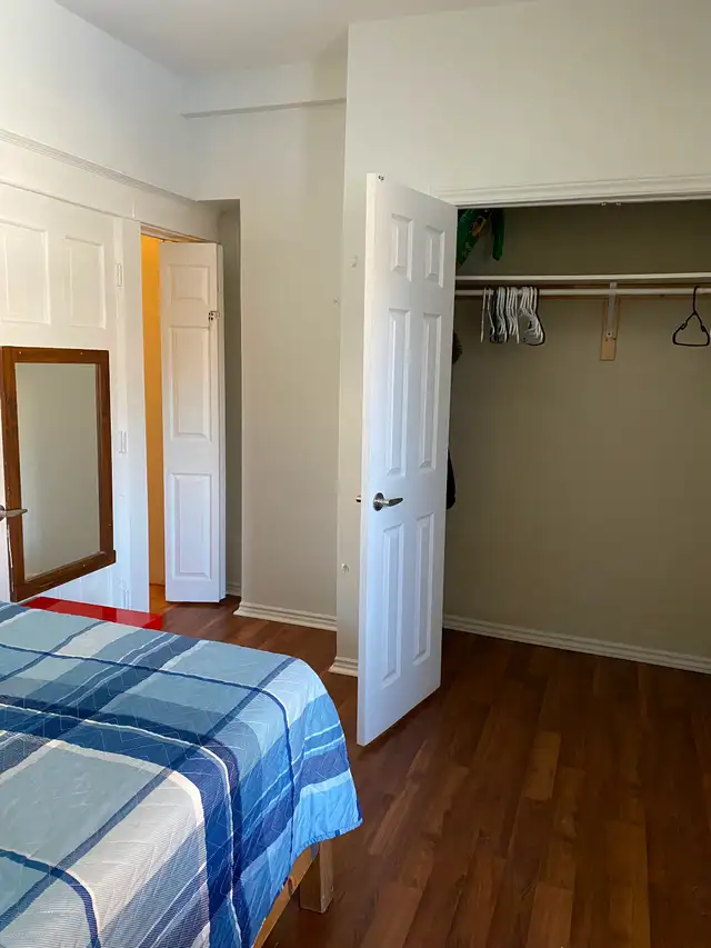 Cozy room in eastyork available from June 1st,single/couple - Photo 2