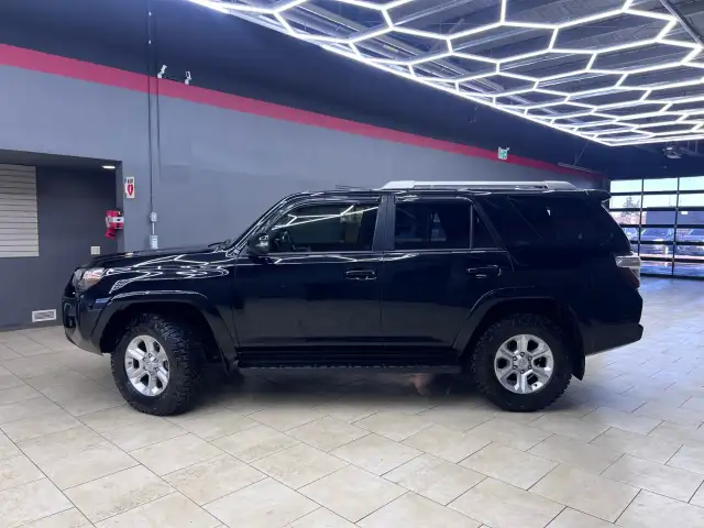 2016 Toyota 4Runner - Photo 2