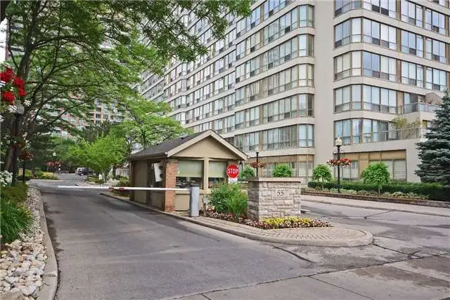 MISSISSAUGA CITY CENTRE LARGE ALL-INCLUSIVE SUITE AVAILABLE NOW - Photo 7
