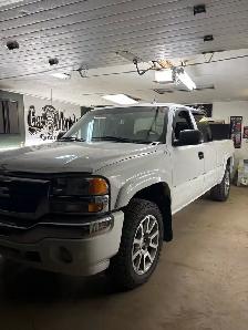 2005 Gmc Sierra Slt Z71 4x4 Extended cab(302,000k)$2400
