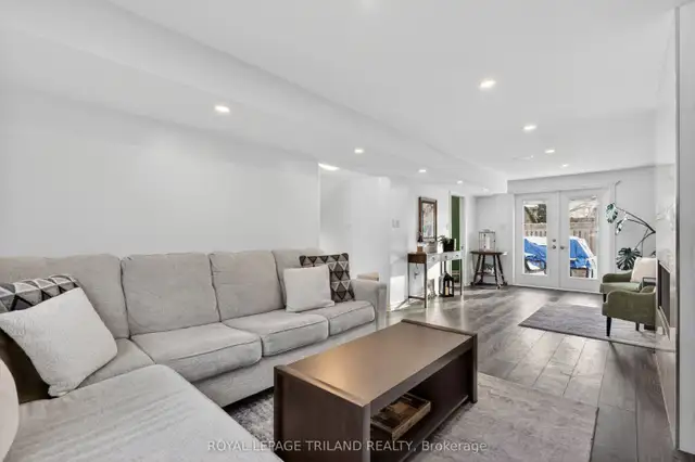 4 Bedroom 2 Bath Entire House For Rent in London Ontario - Photo 3