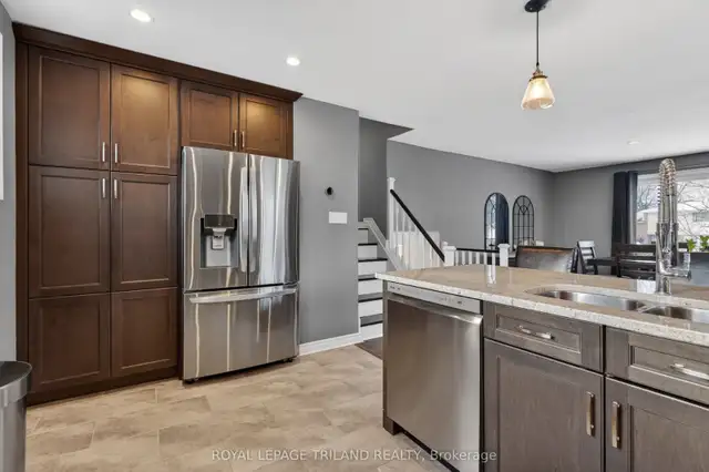 4 Bedroom 2 Bath Entire House For Rent in London Ontario - Photo 5