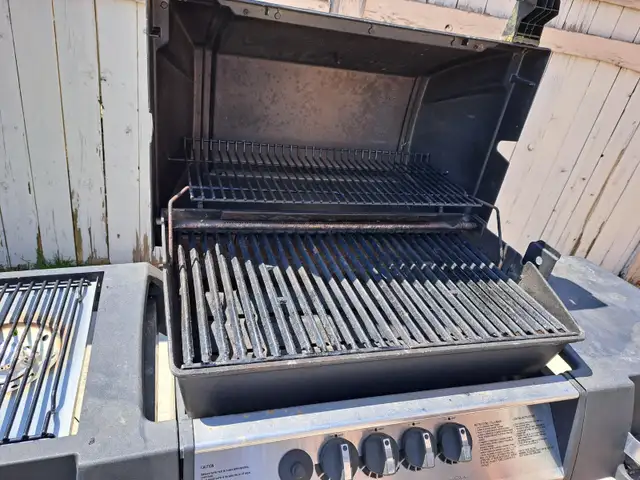 Broil King Crown BBQ Natural Gas only $60 or best offer. - Photo 3