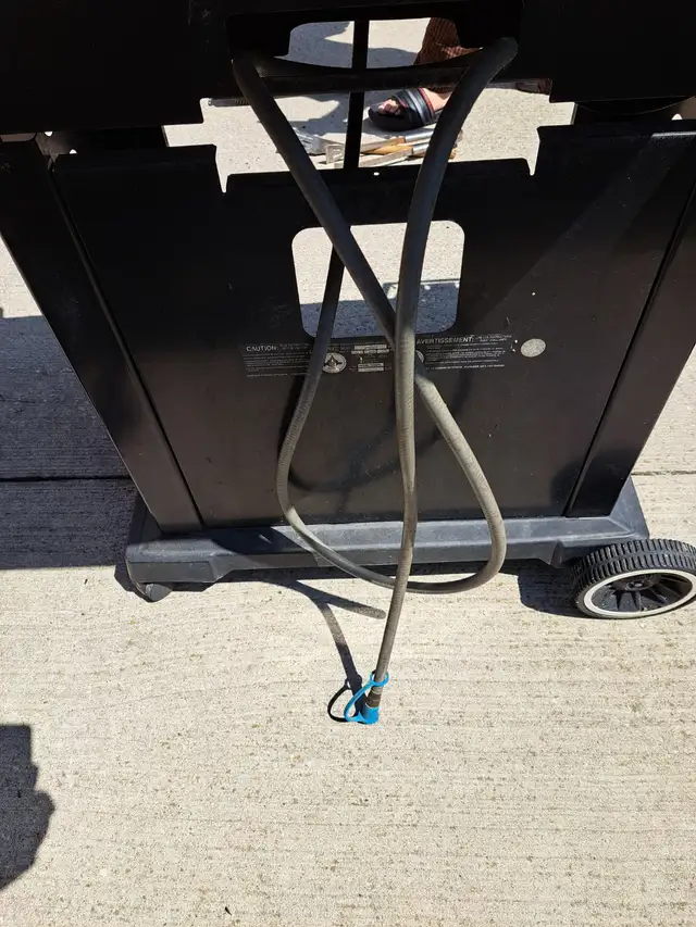 Broil King Crown BBQ Natural Gas only $60 or best offer. - Photo 4
