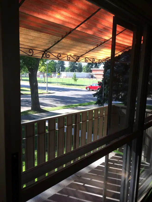 lg 3B/R suite, school across street