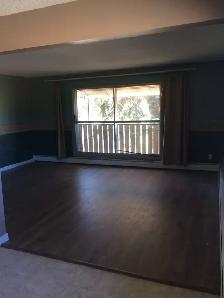 lg 3B/R suite, school across street - Photo 5