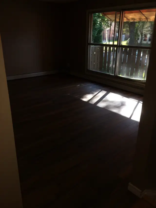 lg 3B/R suite, school across street - Photo 6