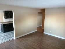 lg 3B/R suite, school across street - Photo 9