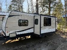 2019 Keystone Hideout 242 LHS