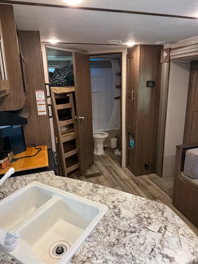 2019 Keystone Hideout 242 LHS - Photo 5