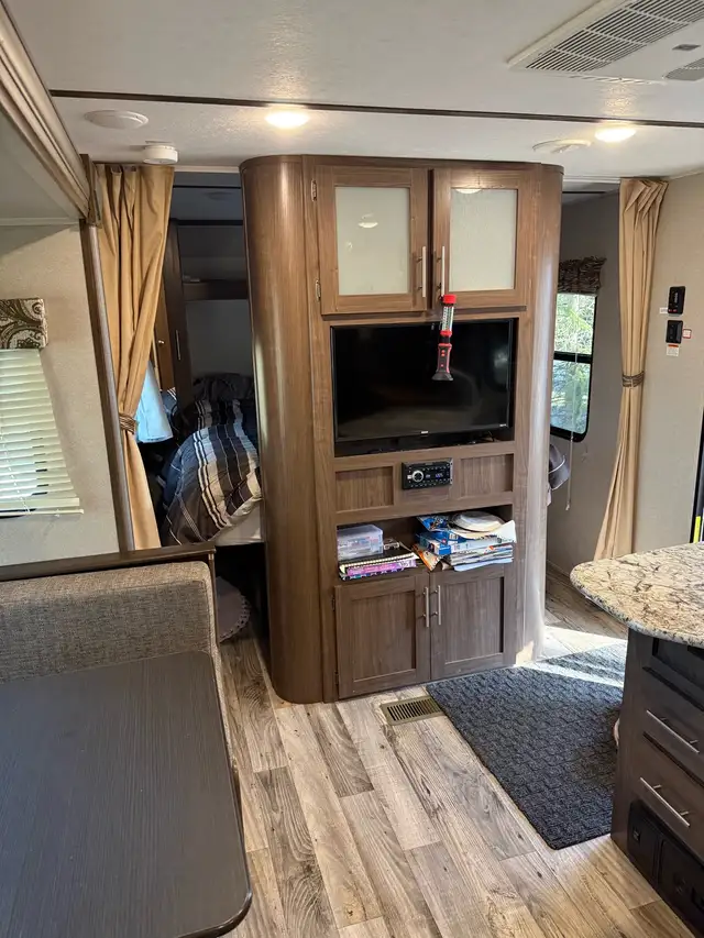 2019 Keystone Hideout 242 LHS - Photo 10