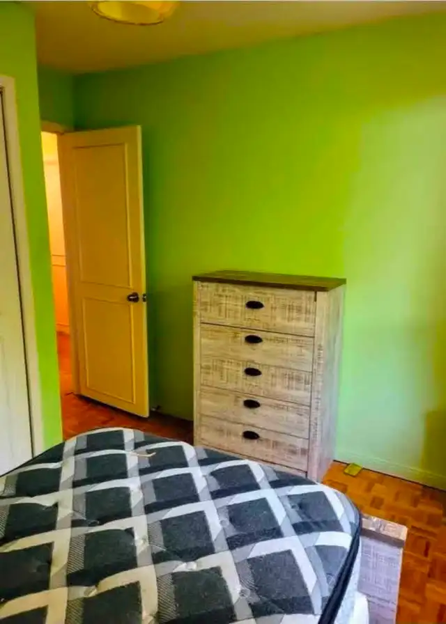 1 room near Erindale station road and Dundas near Westdale mall - Photo 2