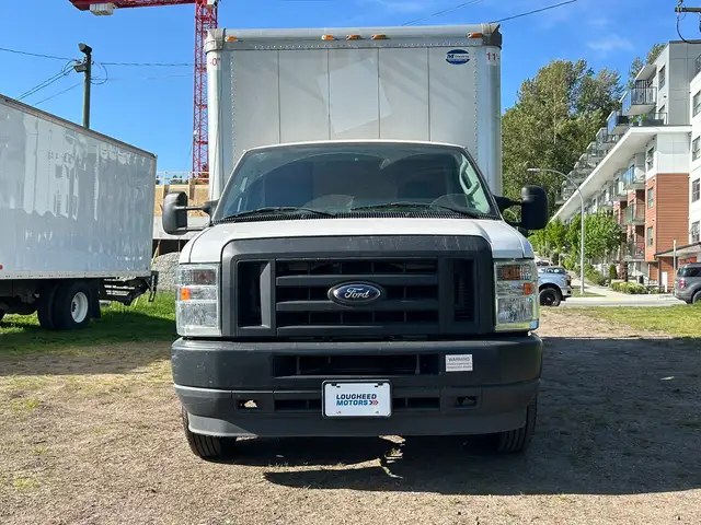 2021 Ford Econoline E-450 - Photo 2