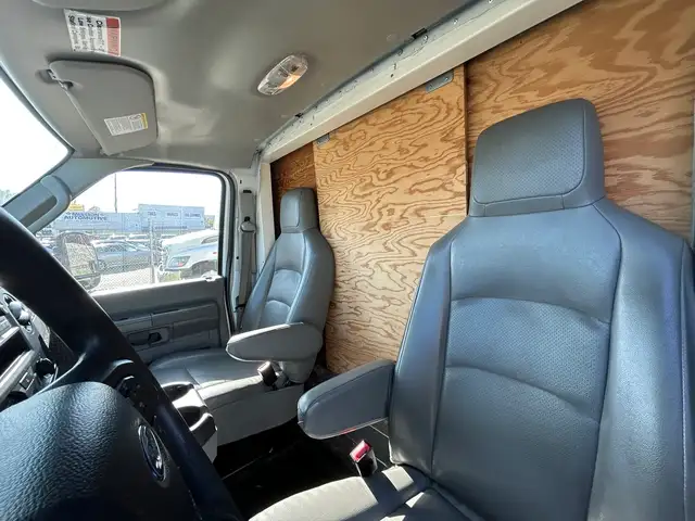 2021 Ford Econoline E-450 - Photo 10