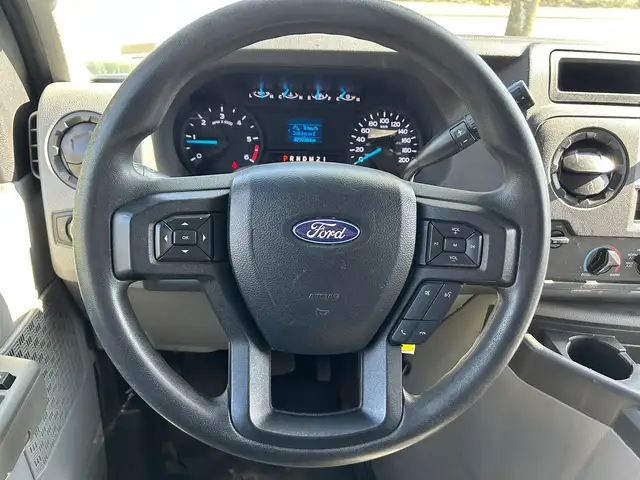 2021 Ford Econoline E-450 - Photo 11
