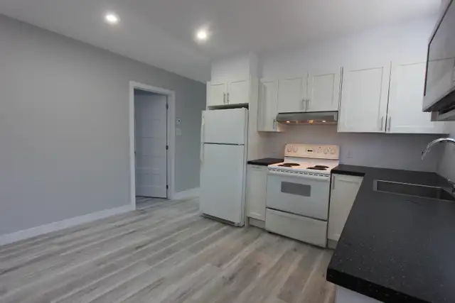 4 1/2 avec électros disponible 1er juillet - Photo 2