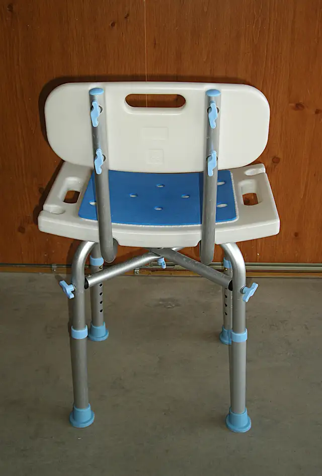 Bath Chair - Photo 2