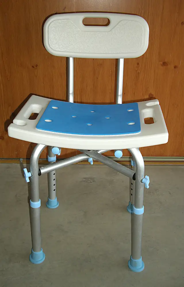 Bath Chair - Photo 3