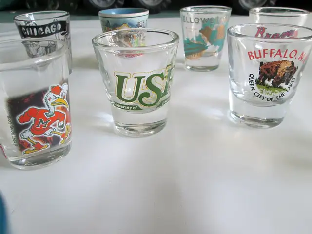 LOT  OF  MISC. /  ASSORTED SHOT  GLASSES - Photo 5