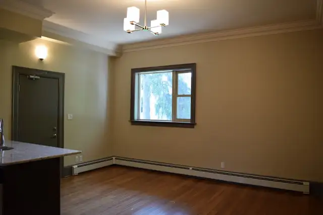 Heritage Gravenhurst 2 Bedroom unit! - Photo 3