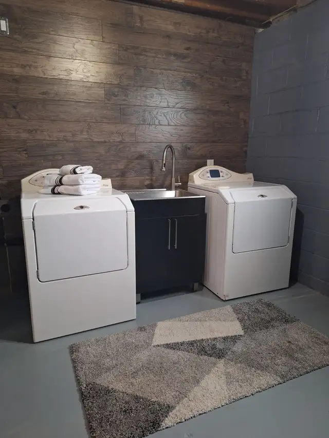 Newly Renovated County House - Photo 10
