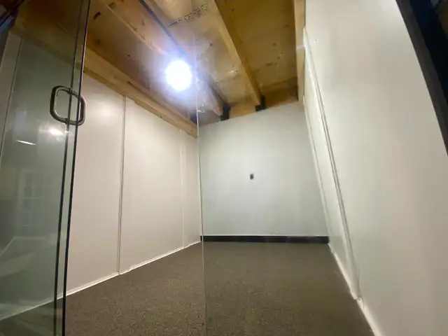 Stouffville office units & warehouse  for lease. - Photo 6