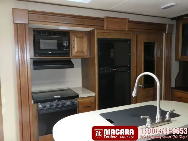 2015 GRAND DESIGN REFLECTION 308BHTS Travel Trailer - Photo 10