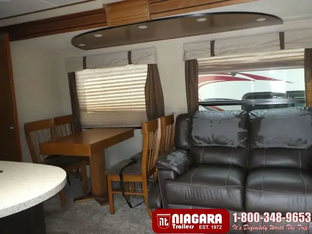 2015 GRAND DESIGN REFLECTION 308BHTS Travel Trailer - Photo 11