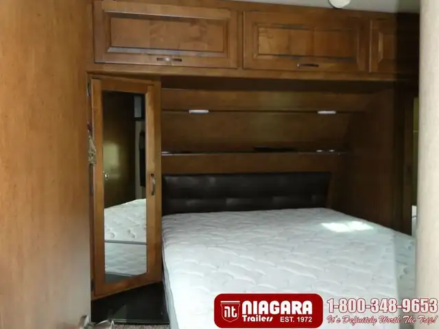 2015 GRAND DESIGN REFLECTION 308BHTS Travel Trailer - Photo 12