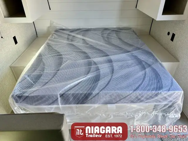 2025 STARCRAFT AR/ONE 231BH Travel Trailer - Photo 8