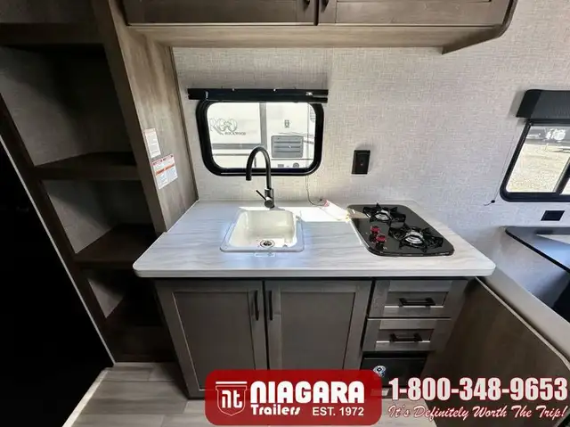 2025 STARCRAFT AR/ONE 231BH Travel Trailer - Photo 11