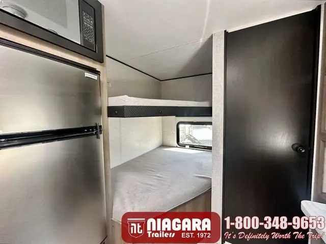 2025 STARCRAFT AR/ONE 231BH Travel Trailer - Photo 20