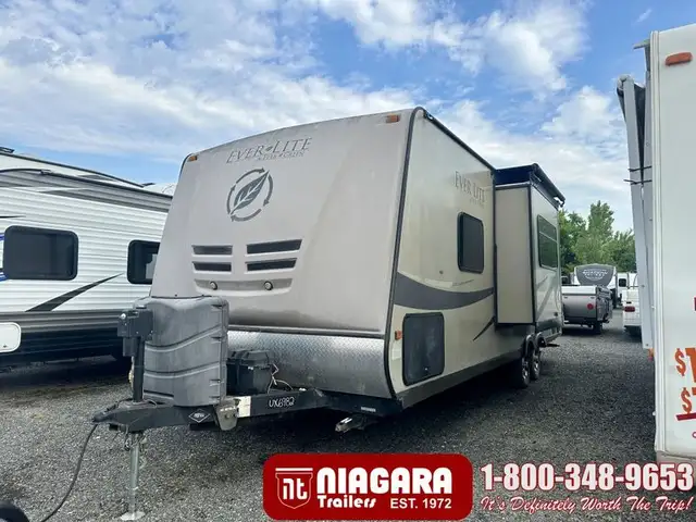 2011 EVERGREEN EVER-LITE 31RB Travel Trailer - Photo 2