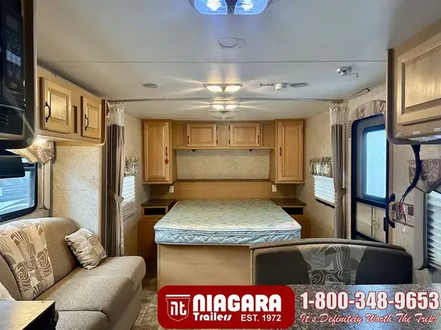 2011 EVERGREEN EVER-LITE 31RB Travel Trailer - Photo 6