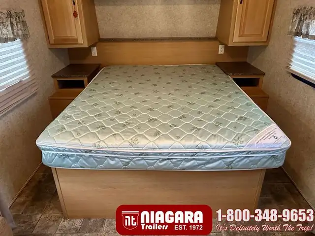 2011 EVERGREEN EVER-LITE 31RB Travel Trailer - Photo 8