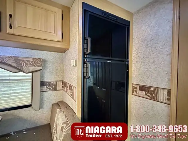 2011 EVERGREEN EVER-LITE 31RB Travel Trailer - Photo 16