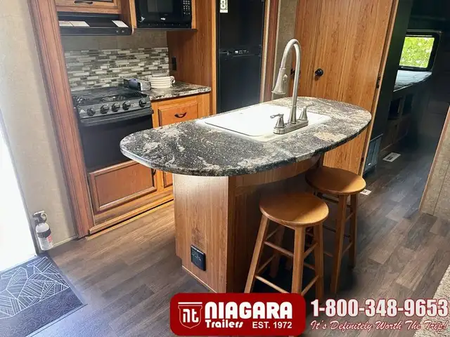 2016 STARCRAFT AUTUMN RIDGE 339BHTS Travel Trailer - Photo 12