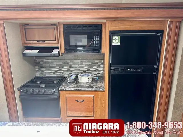 2016 STARCRAFT AUTUMN RIDGE 339BHTS Travel Trailer - Photo 13