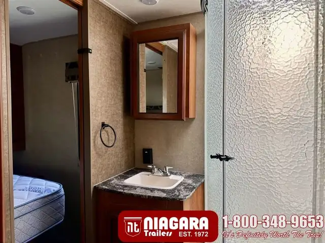 2016 STARCRAFT AUTUMN RIDGE 339BHTS Travel Trailer - Photo 22